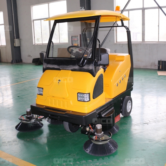 OR-E800W Electric Outdoor Street Sweeper With Front Glass