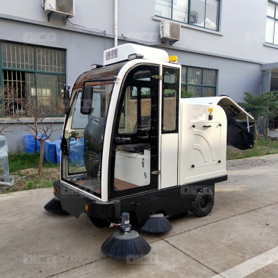 OR-E800LD Driving Industrial Sidewalk Enclosed Cab Floor Sweeper