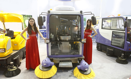 Driveway Cleaning Machine In Exhibition